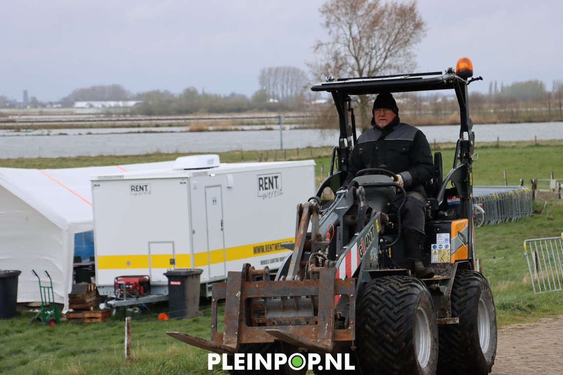 VRIJDAG 1 APRIL      (28)